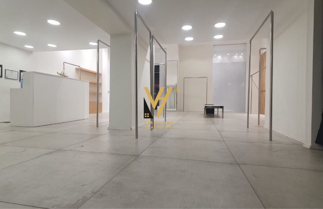 DYQANE 160 M2 NE XHAMLLIK 560.000 EURO