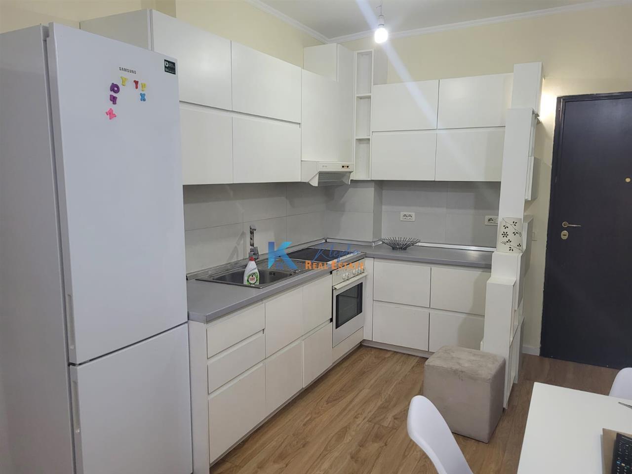 2+1 per qira te Rruga e Barrikadave