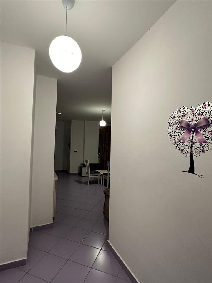 Jepet ap/ment me qera afat te gjate rrota e kuqe plazh