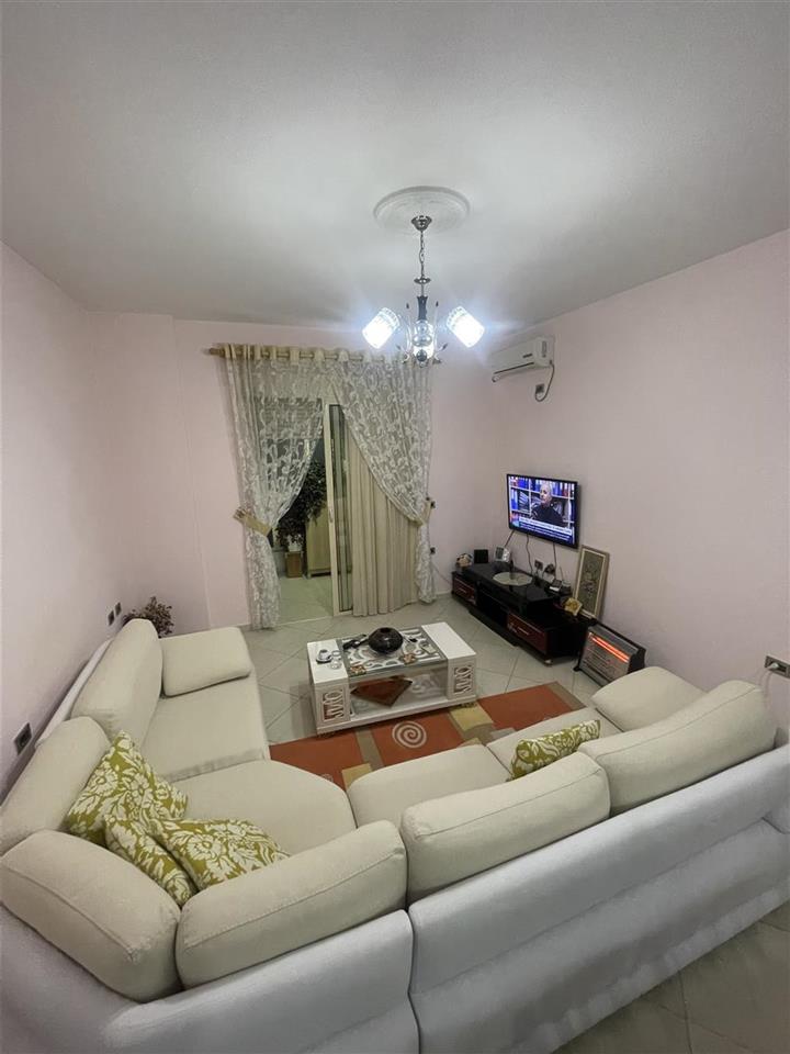 Apartament 1+1 kati i 4 ne qender t fierit