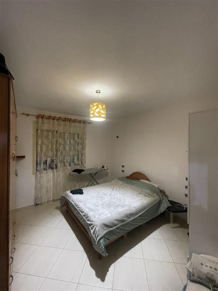 Apartament 1+1 kati i 4 ne qender t fierit