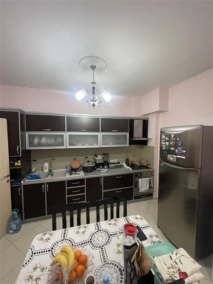Apartament 1+1 kati i 4 ne qender t fierit