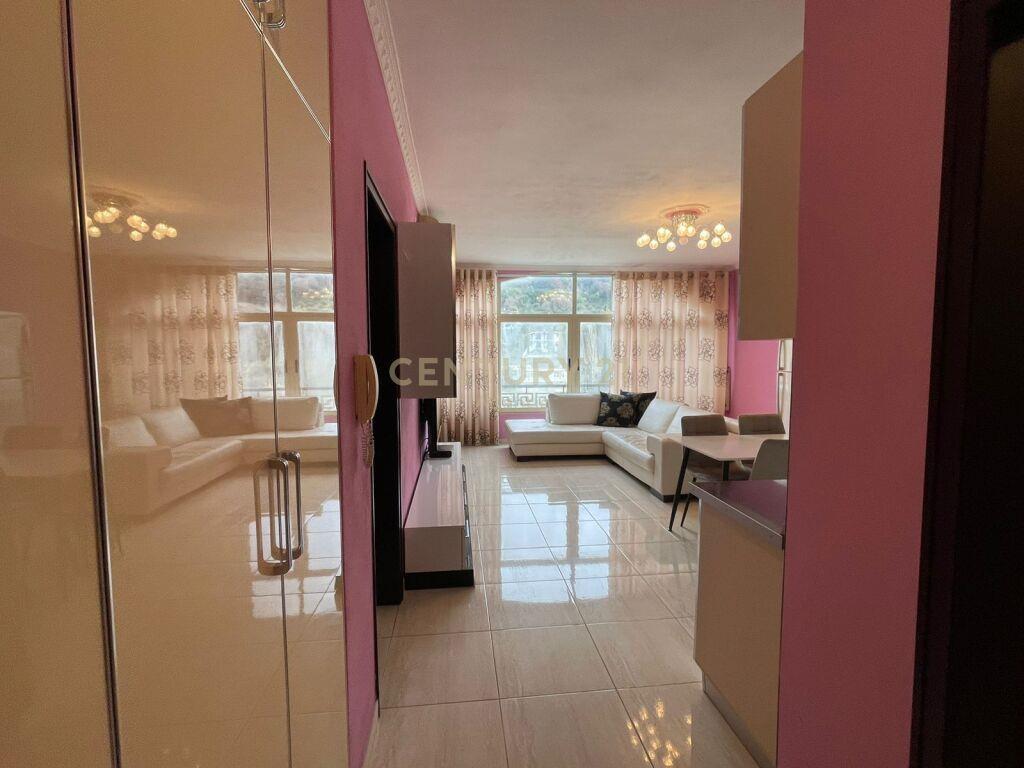 SHITET APARTAMENT 1+1 TEK SHKEMBI KAVAJES!