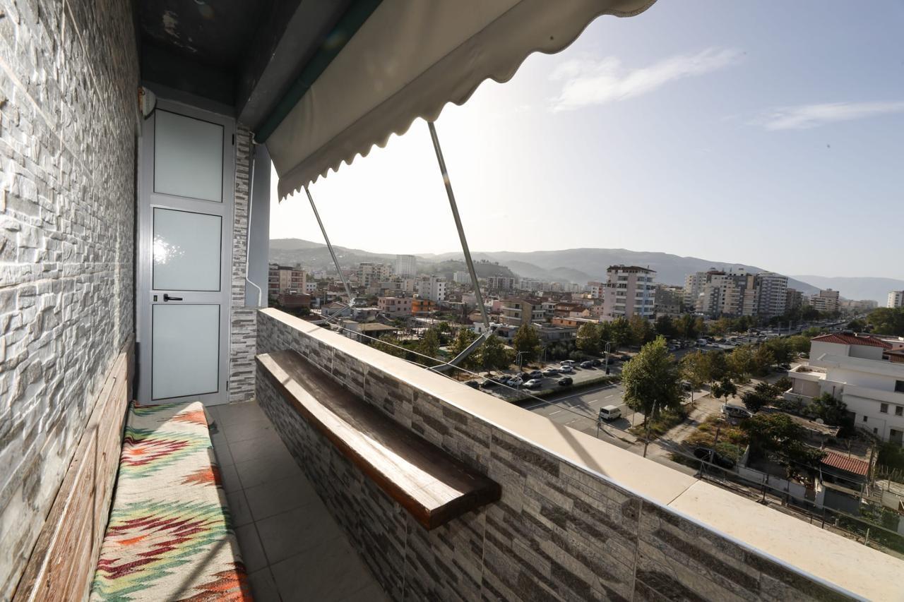 Shitet apartament 2+1 ne Vlore!