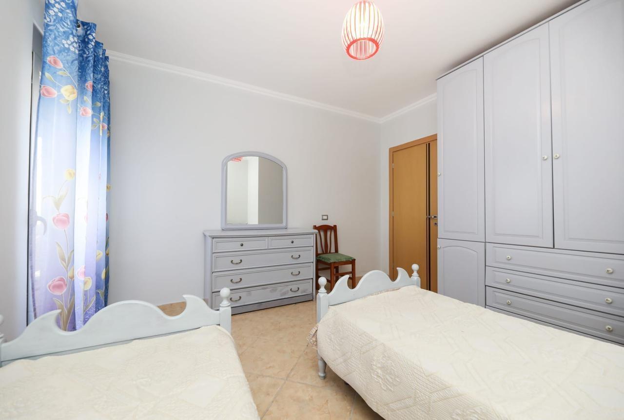 Shitet apartament 2+1 ne Vlore!