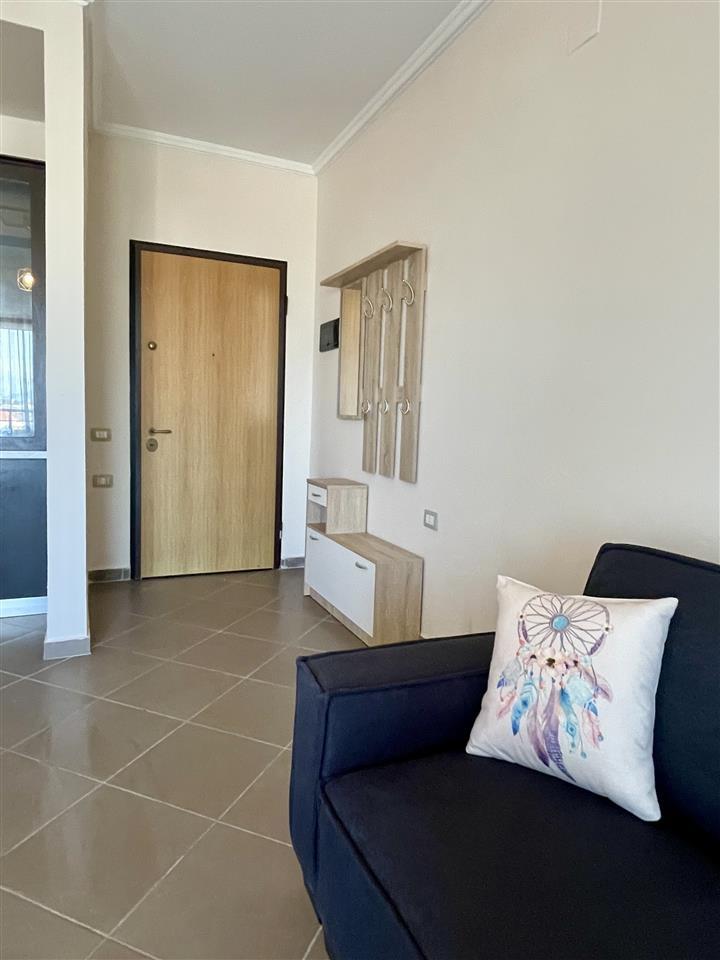 2+1 me Qera, JO AGJENSI, Transballkanike