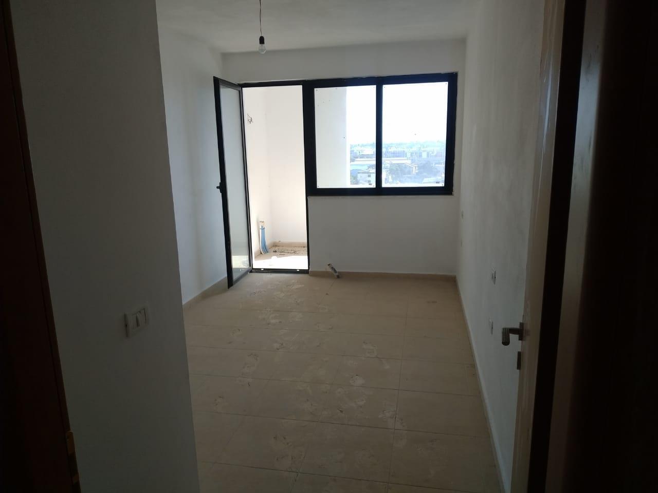 Shitet apartamenti ne shkozet Durres
