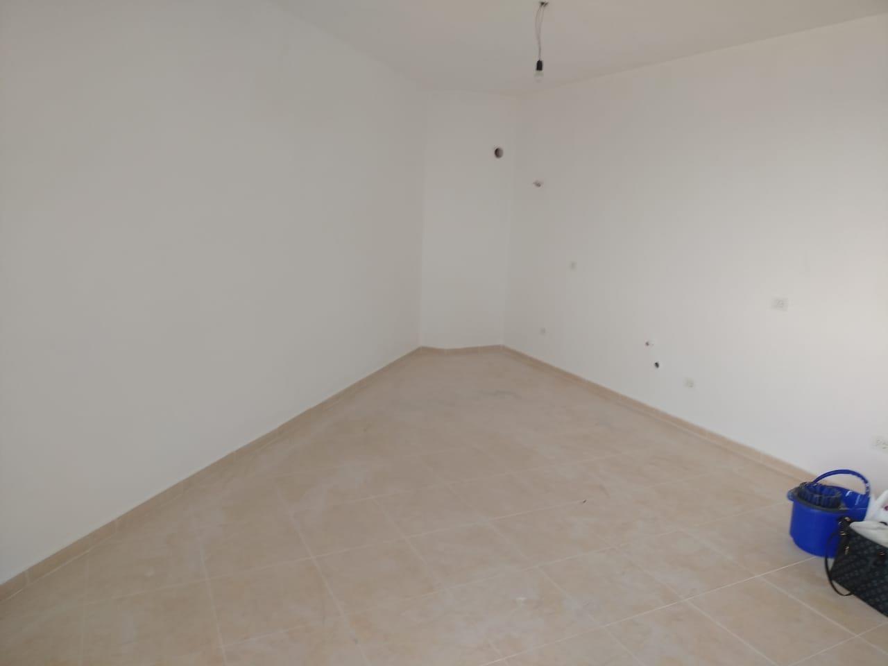 Shitet apartamenti ne shkozet Durres