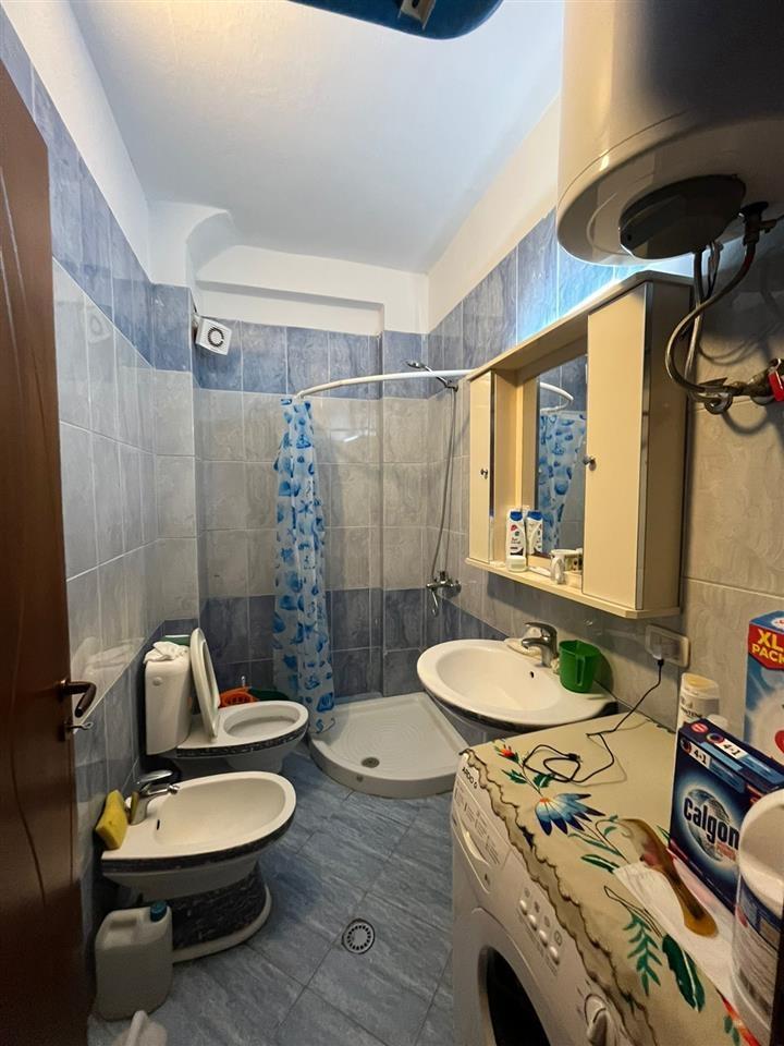 Shitet apartament 1+1 ne Vlore me pamje nga deti!