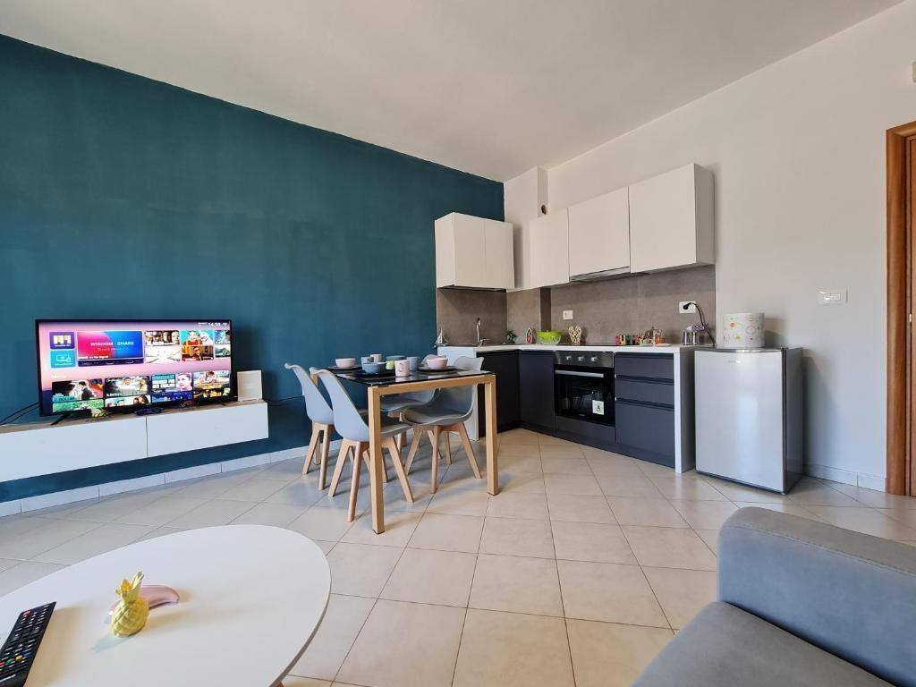 Shitet apartament 1+1 ne Vlore me pamje nga deti!