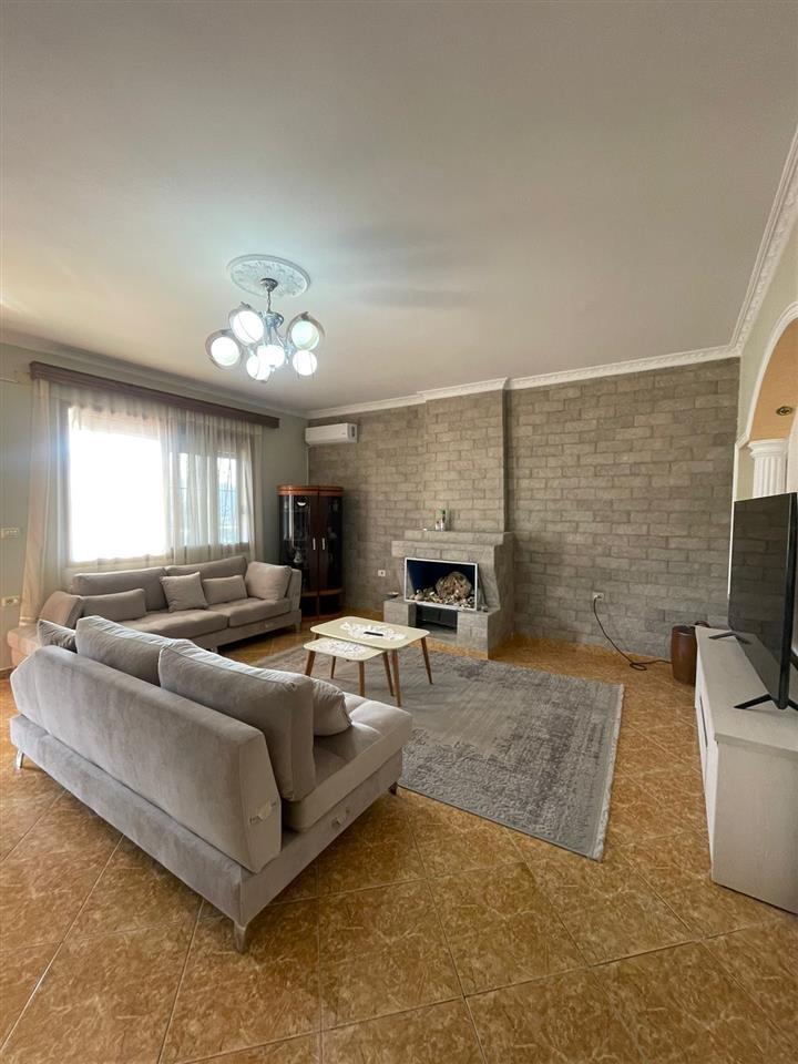 Jepet me qera shtepi private 3+1+2,Vlore!