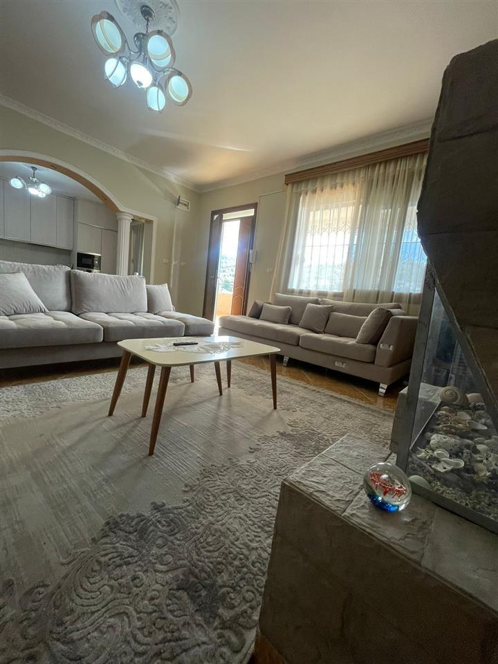 Jepet me qera shtepi private 3+1+2,Vlore!