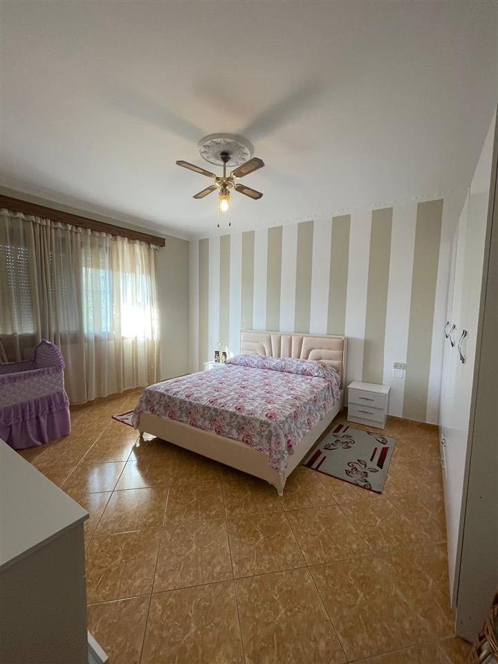 Jepet me qera shtepi private 3+1+2,Vlore!