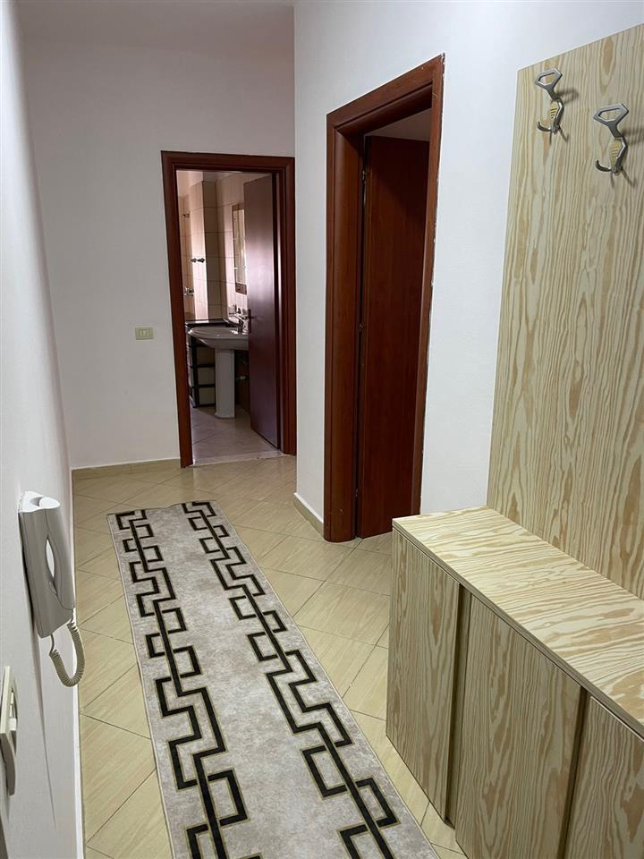 Kodra e Diellit ofrojme per qira apartament 2+1