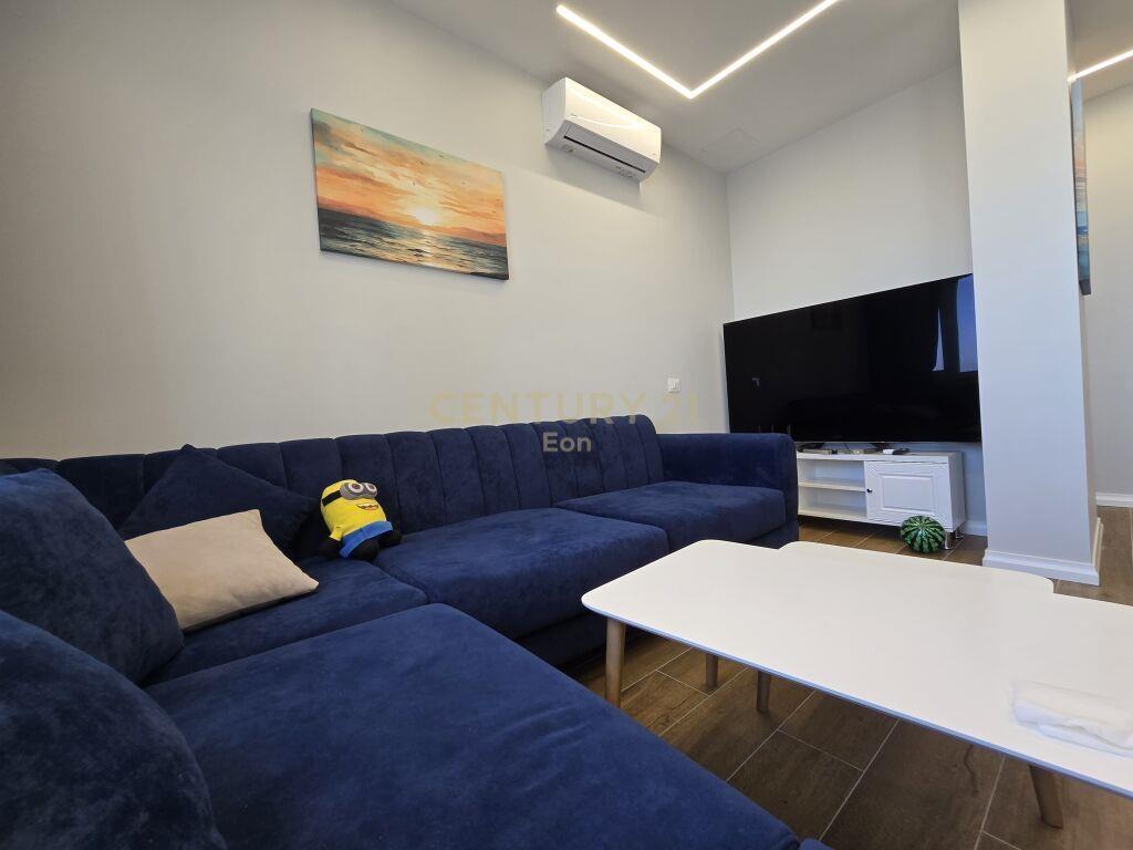 Apartament 1+1 me Pamje Deti në Shkëmbi i Kavajës!