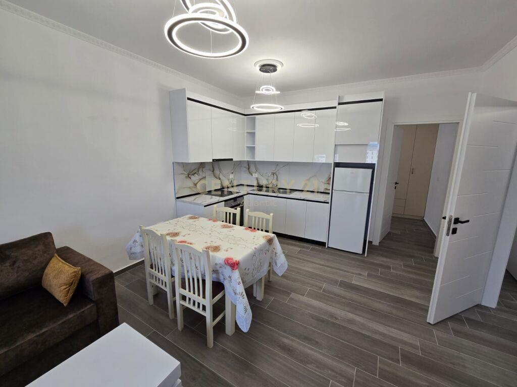 JEPET ME QERA APARTAMENT 2+1 NE PLAZH-RROTA E KUQE!