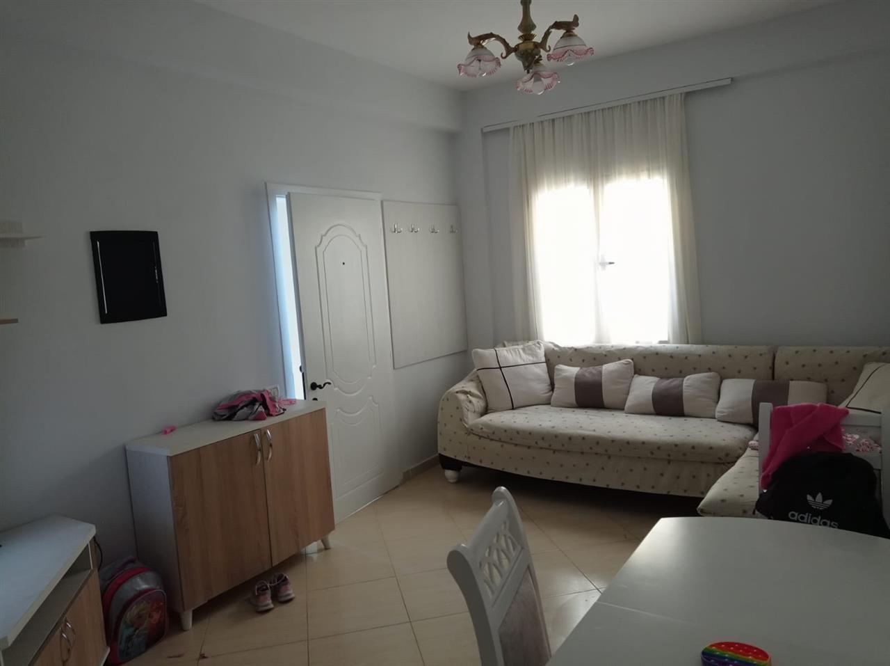 Jepet me qira apartamenti 1+1 prane UET.