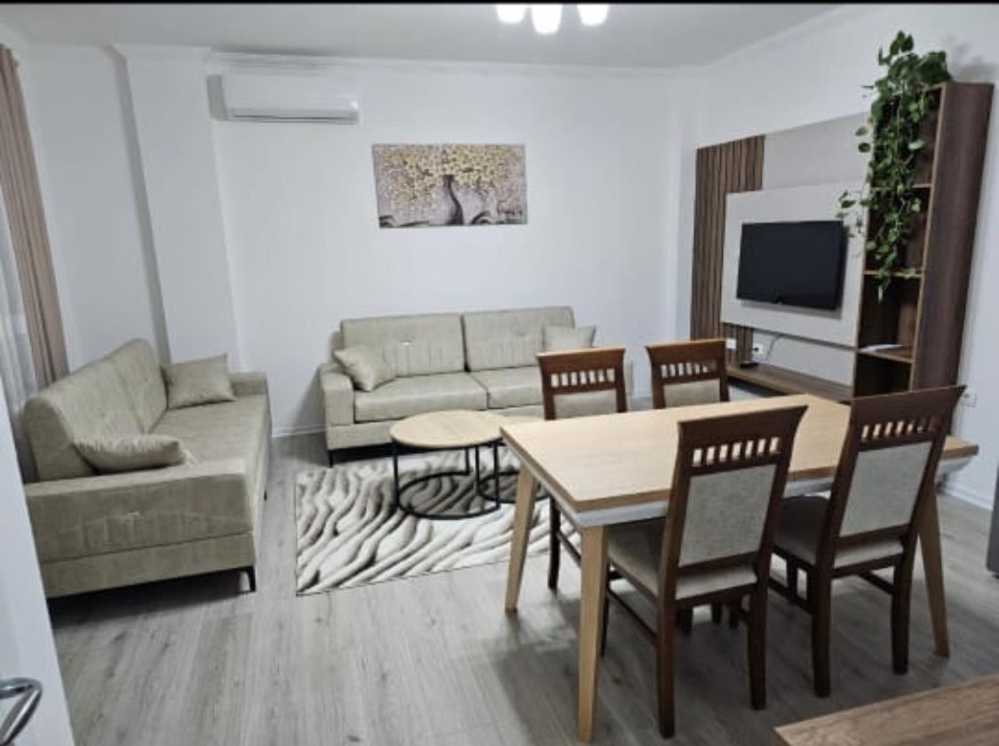 Apartament me qira ditore