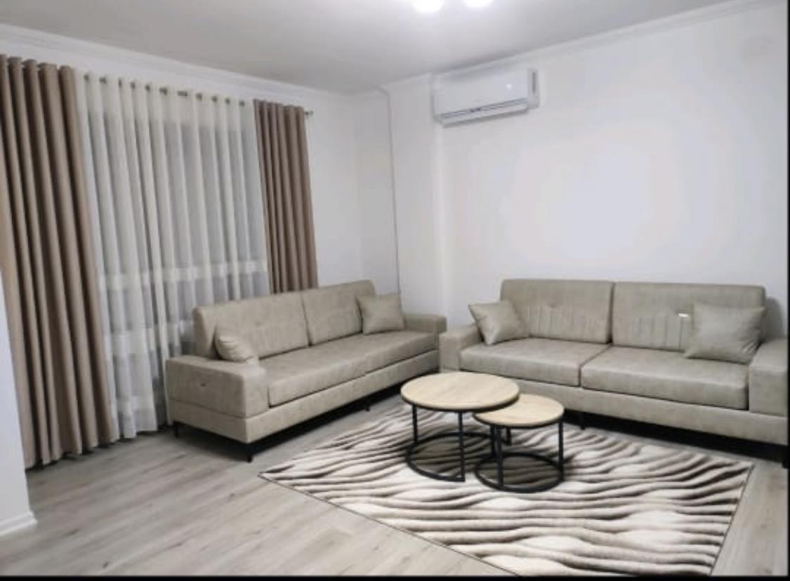 Apartament me qira ditore