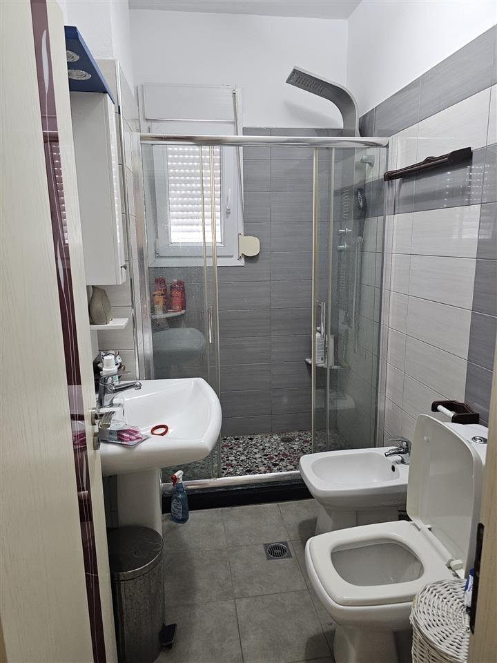 Shitet Apartmenti ne Fier per Arsye Emigrimi