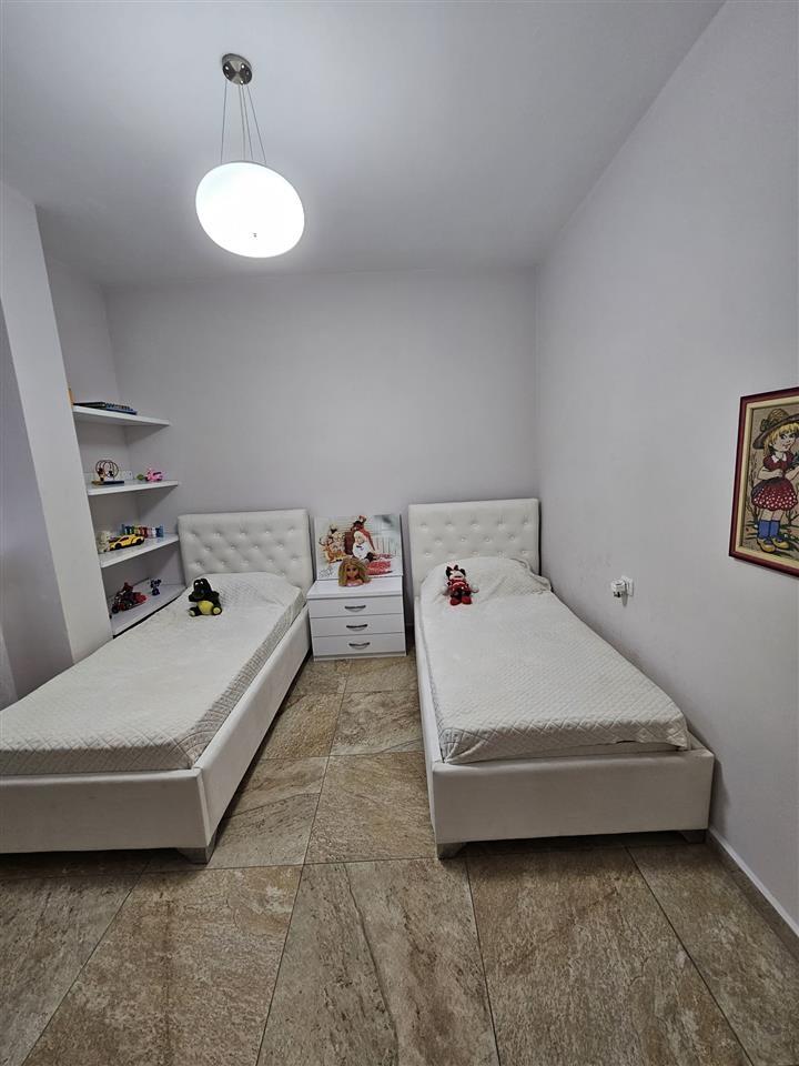 Shitet Apartmenti ne Fier per Arsye Emigrimi