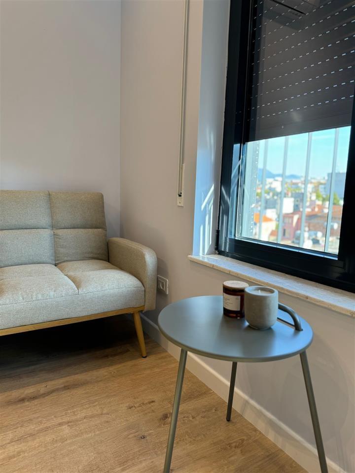 SUPER OKAZION me qera te Stacioni Trenit