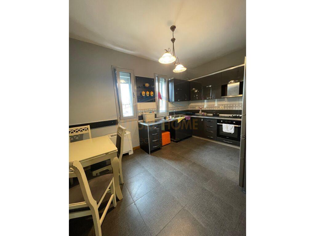 Qera,Duplex, Kati I Pare Dhe I Dyte I Nje Vile, Jordan Misja