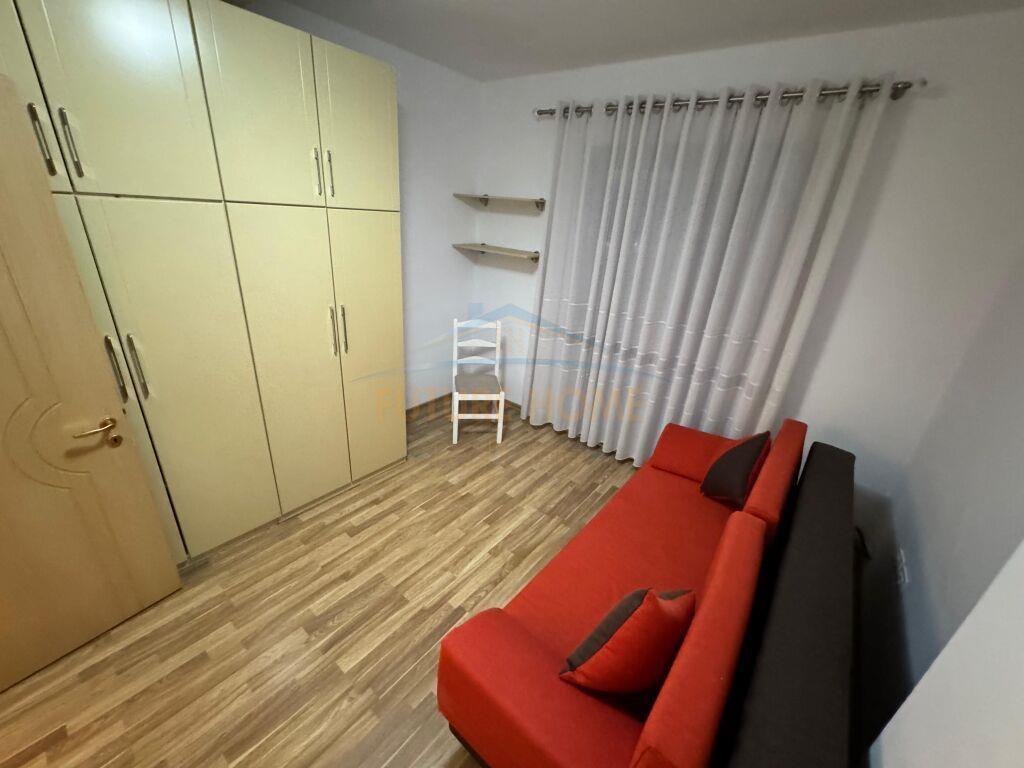 Qera,Apartament 3+1+2+Post parkimi,Liqeni i Thate