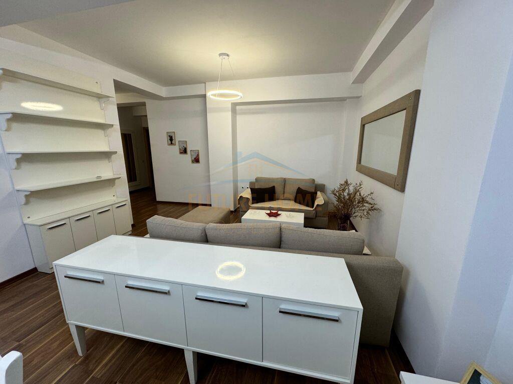 Qera,Apartament 3+1+2+Post parkimi,Liqeni i Thate