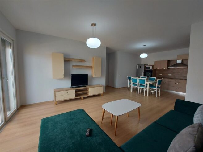 Laprake , japim me qira Apartamentin 2+1 !
