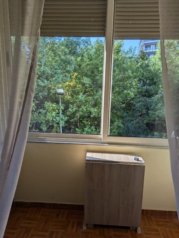 Qera 2+1, qendra tiran. 5 minuta nga blloku dhe shallvaret