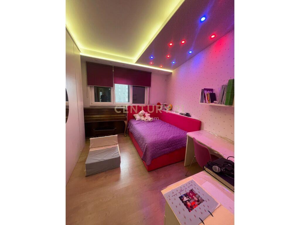 SHITET APARTAMENT 3+1+2 NE XHAMLLIK !!