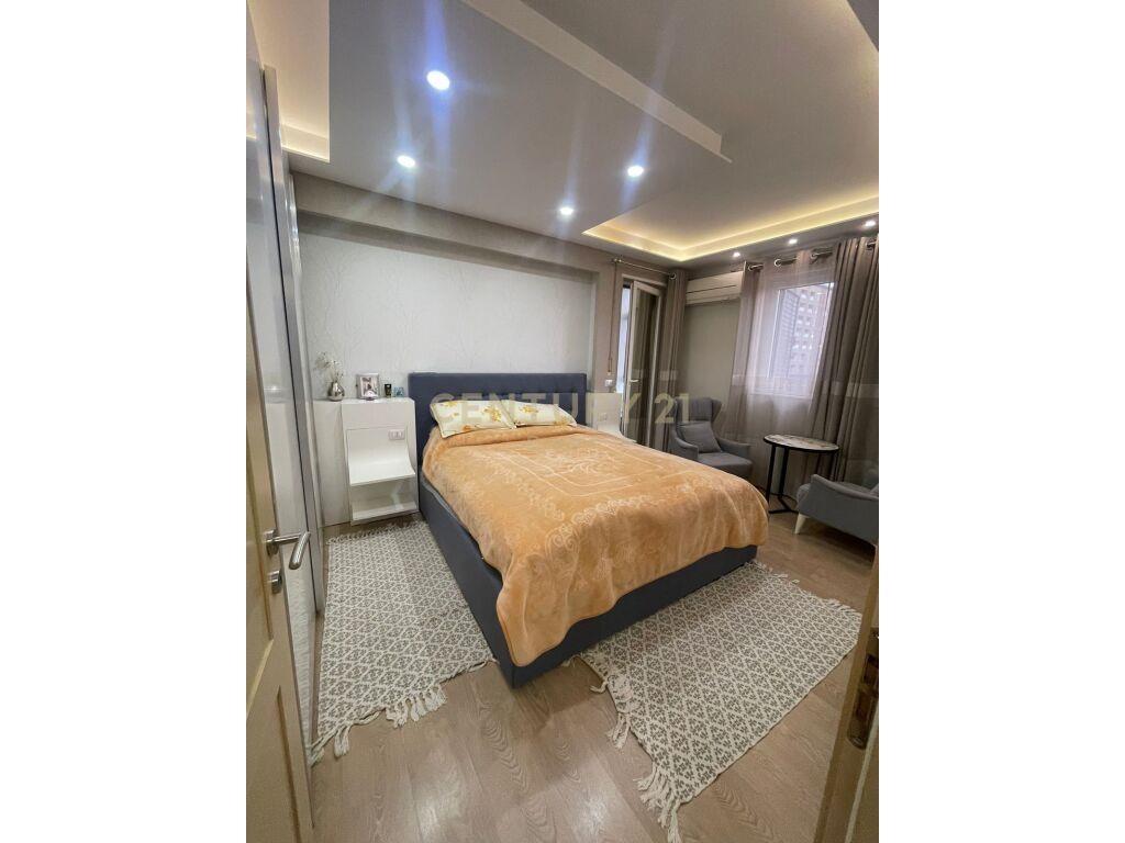 SHITET APARTAMENT 3+1+2 NE XHAMLLIK !!