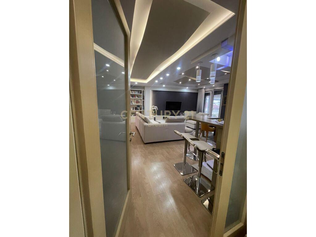 SHITET APARTAMENT 3+1+2 NE XHAMLLIK !!