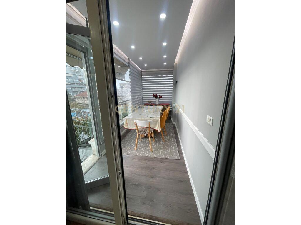 SHITET APARTAMENT 3+1+2 NE XHAMLLIK !!
