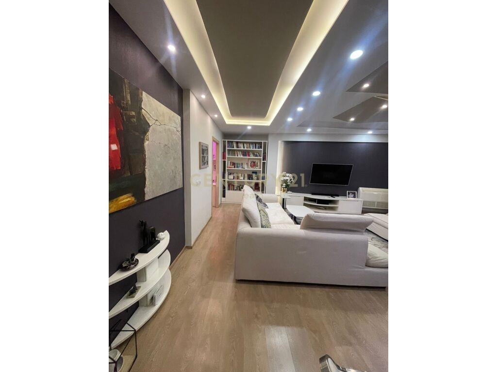 SHITET APARTAMENT 3+1+2 NE XHAMLLIK !!