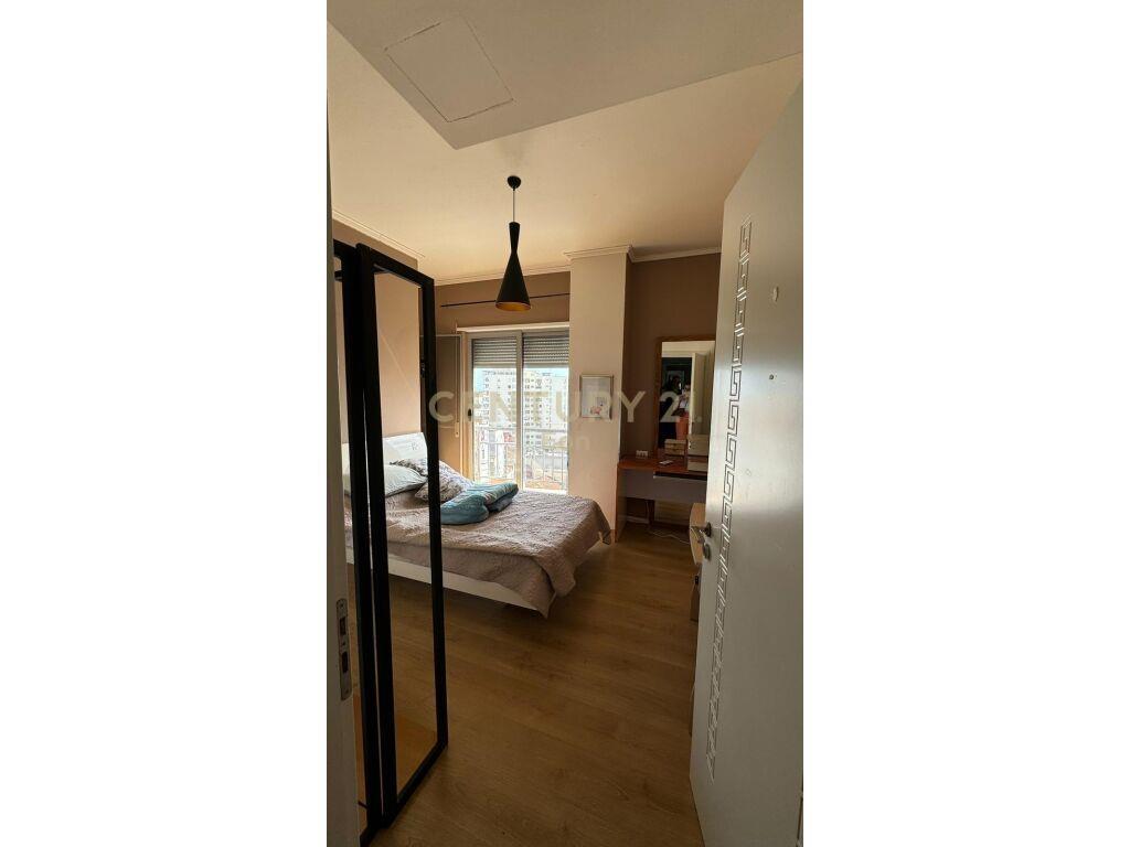 JEPET ME QERA APARTAMENTI 3+1+2 PRANE QENDRES TREGTARE ,BLUE