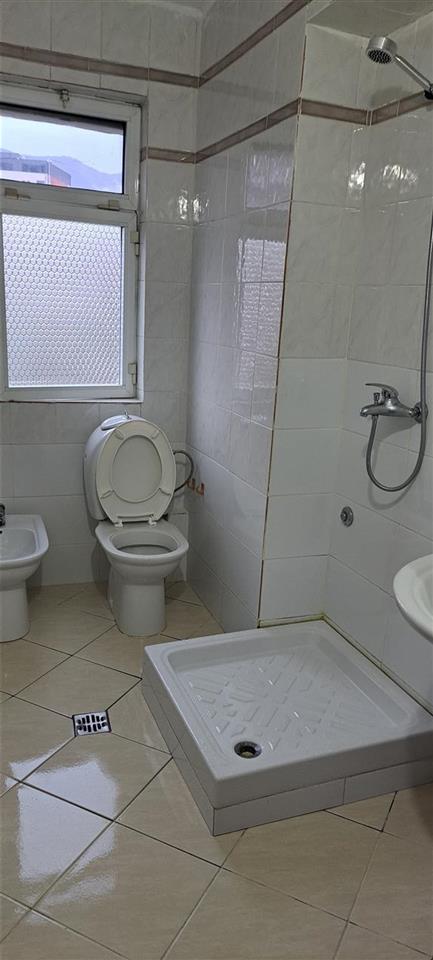 Okazion. Jepet Apartament 2+1 tek Ali Demi Tirane
