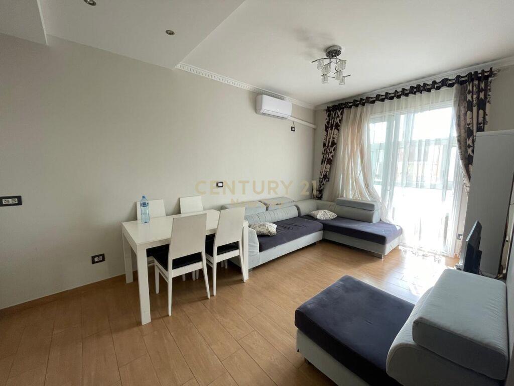 SHITET APARTAMENT 2+1 PRANE SHESHIT PRANVERA!