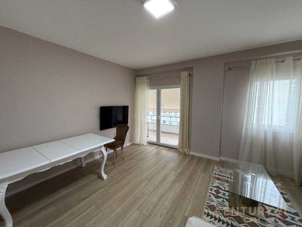 Jepet me qira apartament 2+1 ne Fresk!