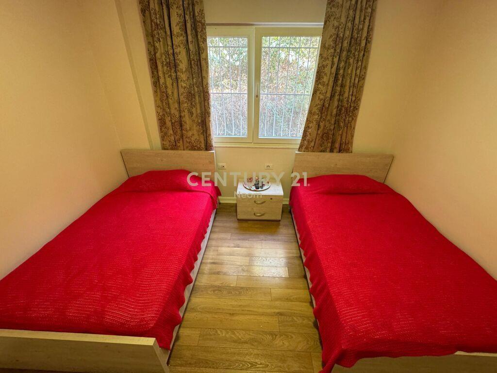 Jepet me qira apartament 2+1 ne Liqenin e Thate!