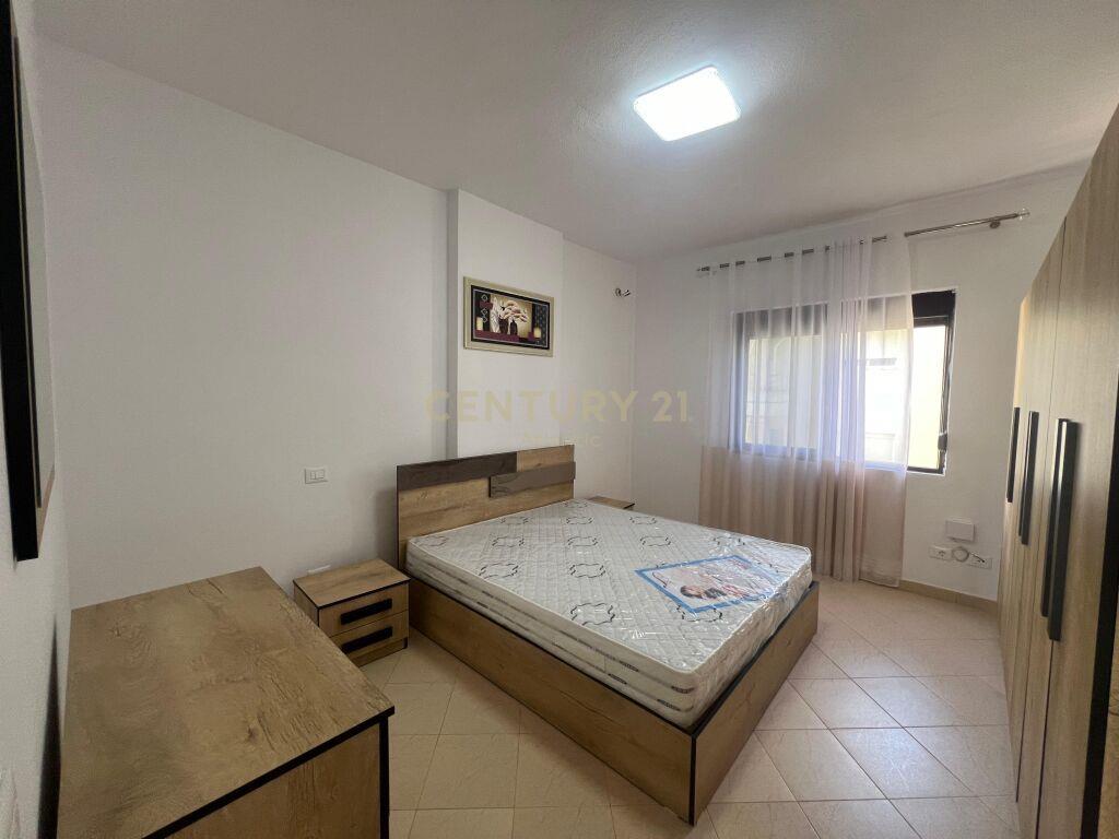 JEPET ME QIRA APARTAMENT 2+1+2 TUALETE TEK ISH RAJONI NE DUR