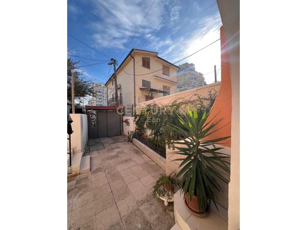 JEPET ME QIRA KATE I PARE VILE NE DURRES!