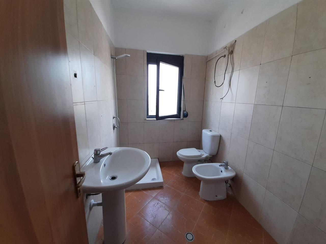 shitet apartament okazion 2+1 ne plazh