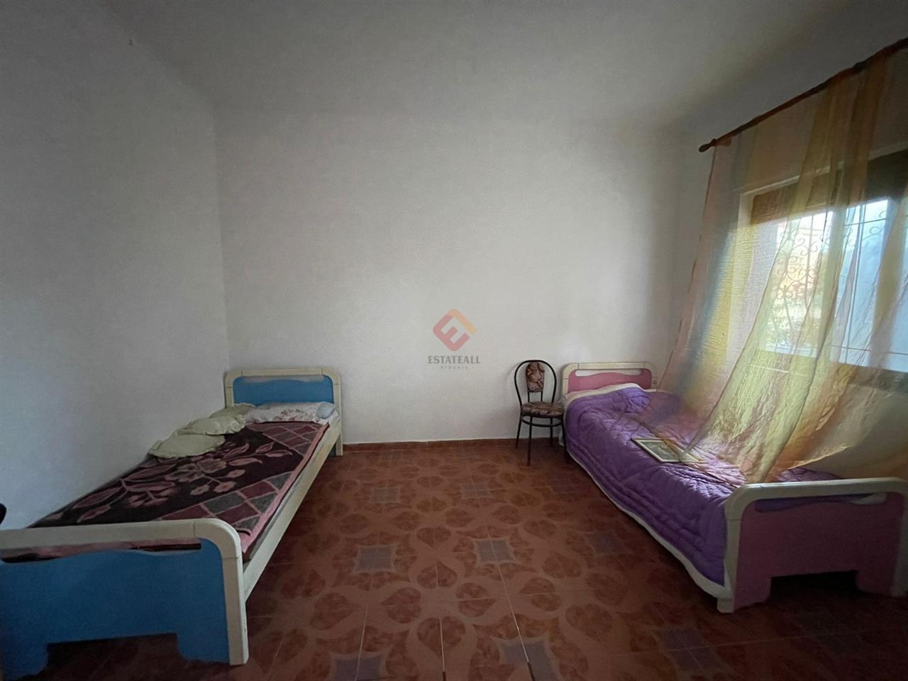 Shitet shtepi private 120m2 me sip.trualli 388m2 ne VLORE