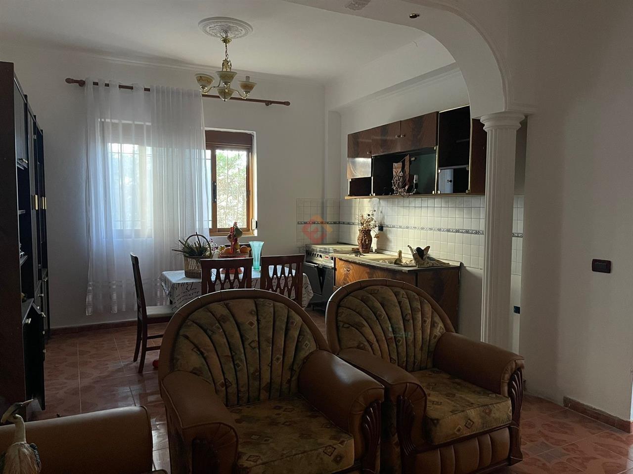 Shitet shtepi private 120m2 me sip.trualli 388m2 ne VLORE