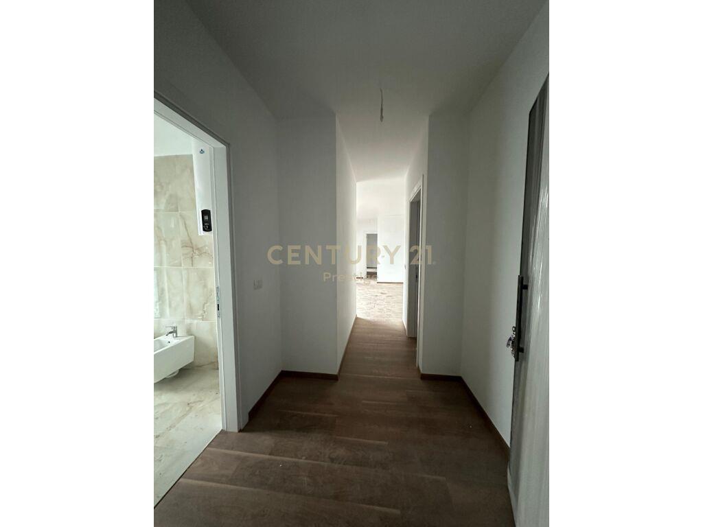 APARTAMENT 2+1+2 PER SHITJE TEK AKSES TIRANA, LAPRAKE!