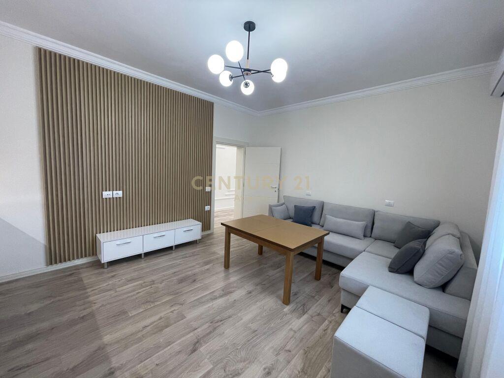 Jepet me qera kati 2-te i nje vile 4-teshe ne spitalle