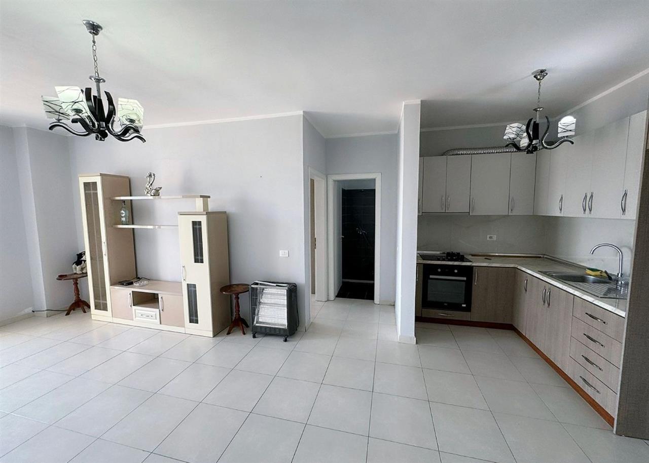 Kavaje,apartament 1+1,pallat I ri,shetitorja”Josif Budo”.