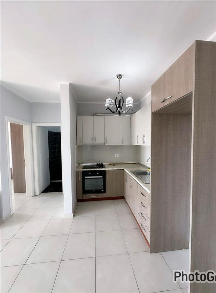 Kavaje,apartament 1+1,pallat I ri,shetitorja”Josif Budo”.